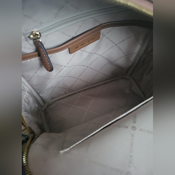 Michael Kors Kenly Medium Signature Backpack - Picture 8 of 11